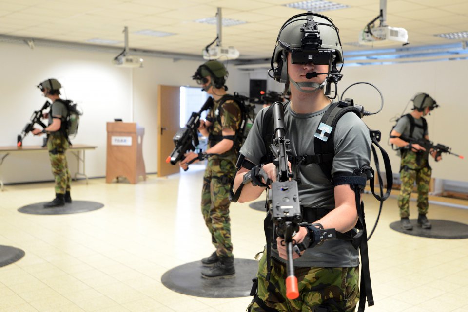Soldiers train using VR technology