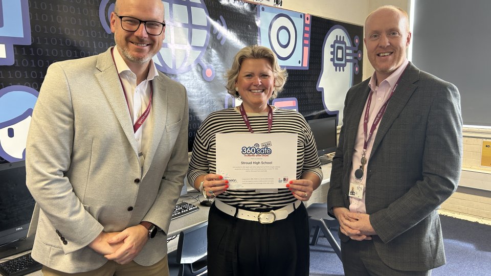 Stroud High School Achieves the Online Safety Mark for the Fifth Time