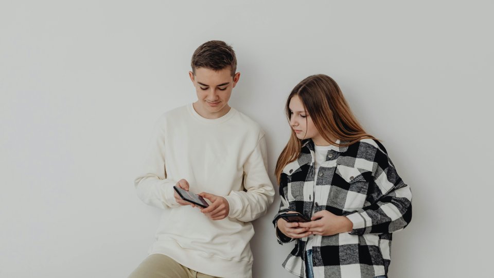 Family Smart Start: Empowering Safe and Effective Smartphone Use